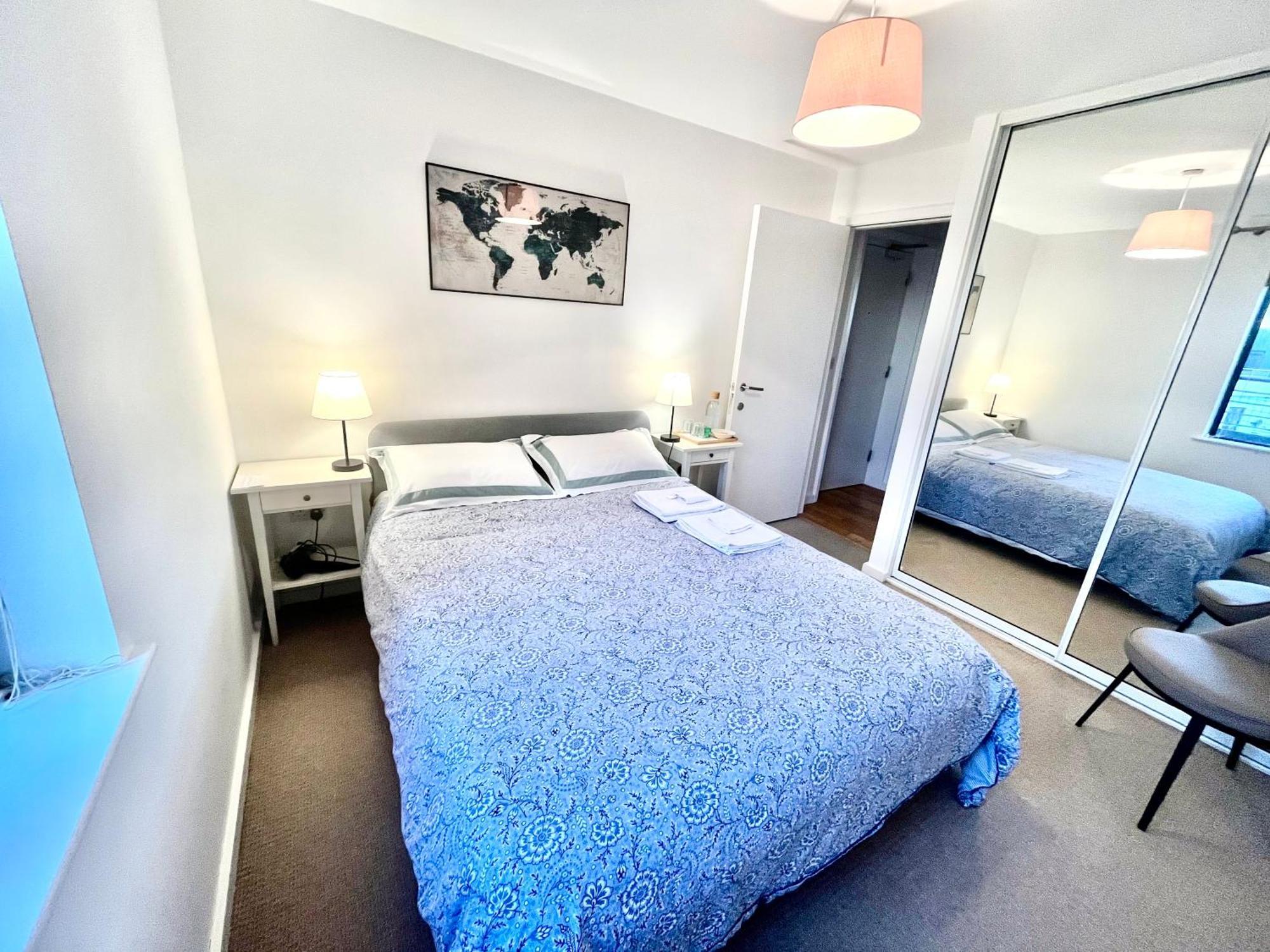 The Room King Size Bed And Private Bathroom Dublin Exterior photo